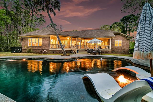 4002 Colonel Vanderhorst Circle, Mount Pleasant, SC 29466