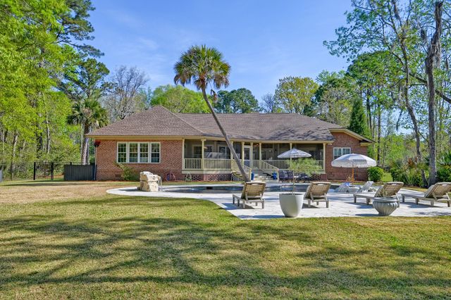 4002 Colonel Vanderhorst Circle, Mount Pleasant, SC 29466