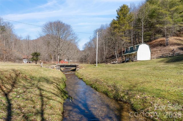 12892 US 23 Highway, Mars Hill, NC 28754