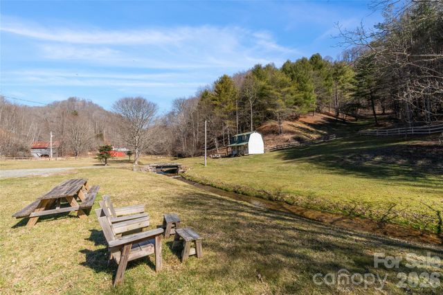 12892 US 23 Highway, Mars Hill, NC 28754