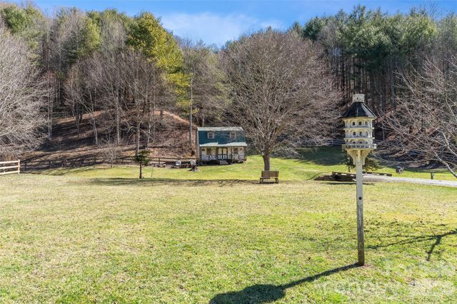 12892 US 23 Highway, Mars Hill, NC 28754