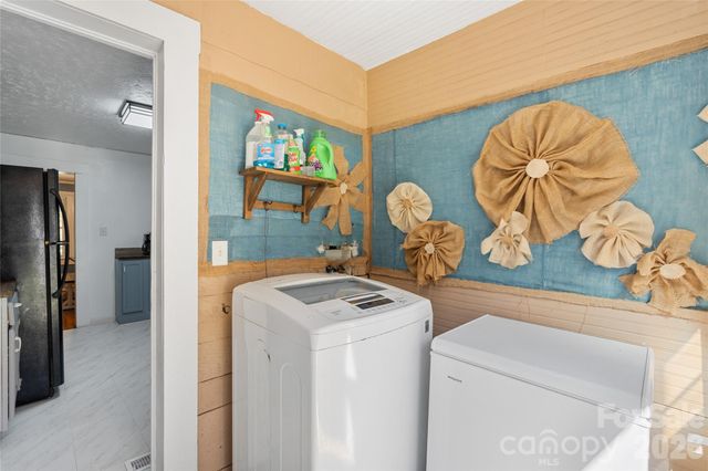 12892 US 23 Highway, Mars Hill, NC 28754