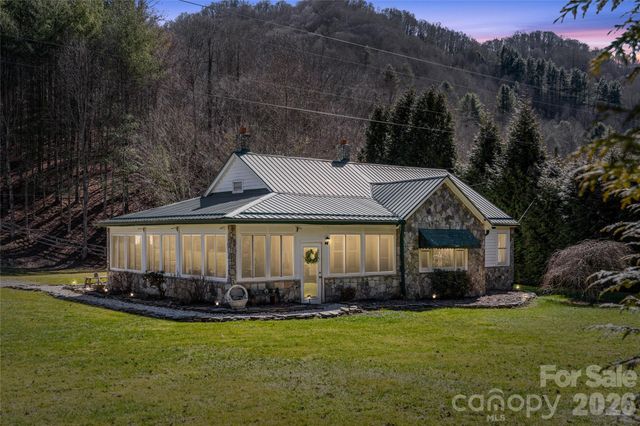 12892 US 23 Highway, Mars Hill, NC 28754