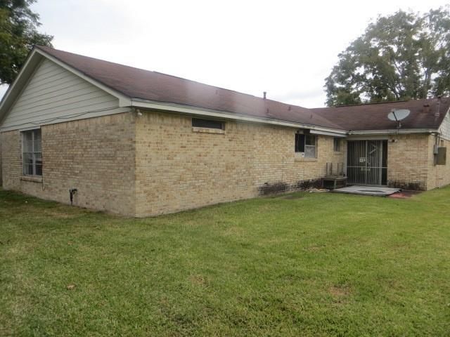 7305 Mallard Drive, Texas City, TX 77591