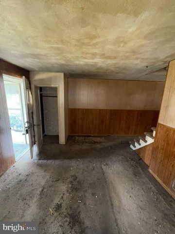 830 MIDDLESEX RD, Essex, MD 21221