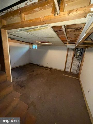 830 MIDDLESEX RD, Essex, MD 21221