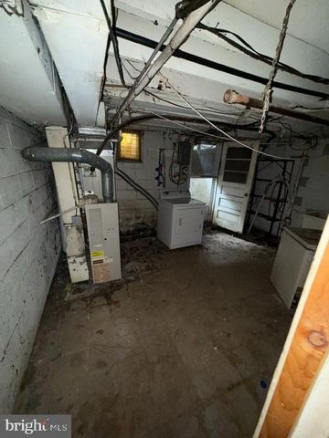 830 MIDDLESEX RD, Essex, MD 21221