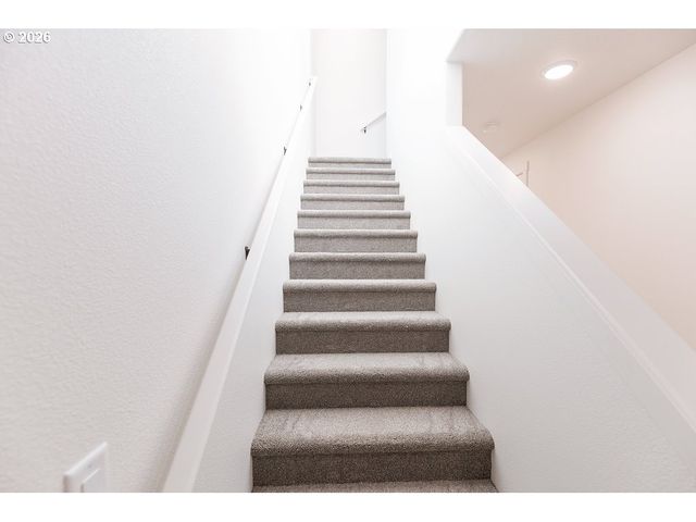 16001 Barlow Trail Ln, Oregon City, OR 97045