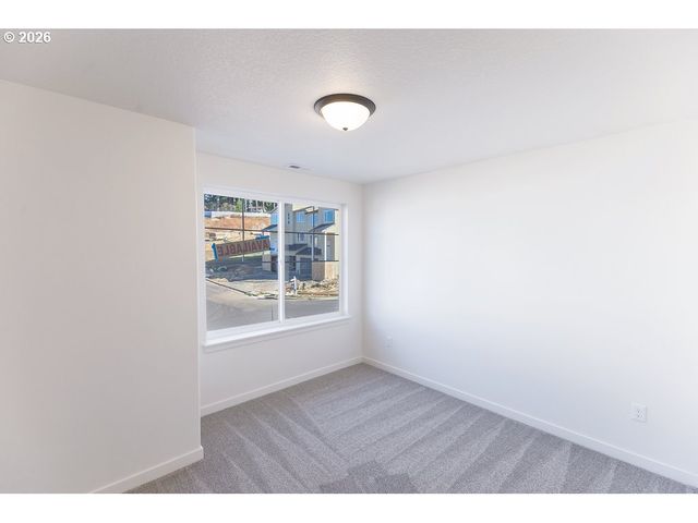 16001 Barlow Trail Ln, Oregon City, OR 97045