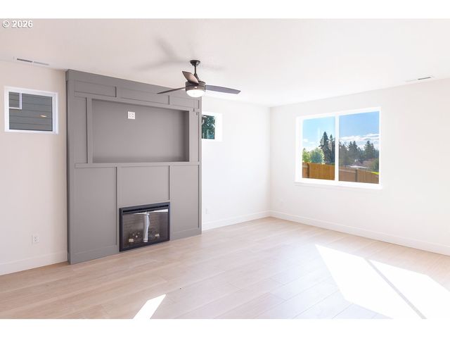 16001 Barlow Trail Ln, Oregon City, OR 97045