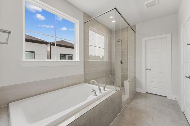 2708 Grand Fountains Drive E, Houston, TX 77054