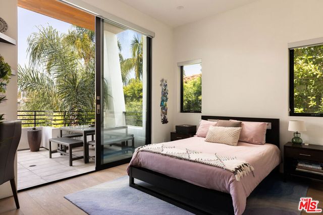 844 N Harper Avenue, Los Angeles, CA 90046