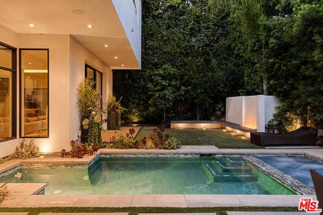 844 N Harper Avenue, Los Angeles, CA 90046
