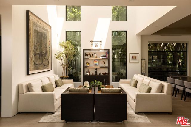 844 N Harper Avenue, Los Angeles, CA 90046