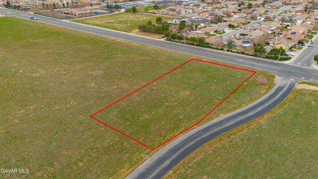 60 W Avenue J-4, Lancaster, CA 93536