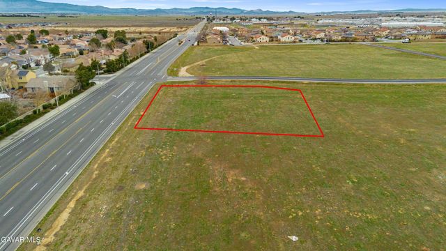 60 W Avenue J-4, Lancaster, CA 93536