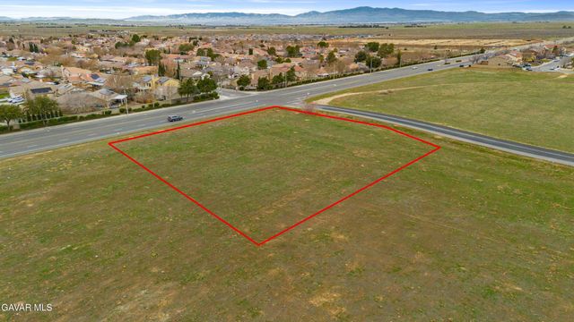 60 W Avenue J-4, Lancaster, CA 93536