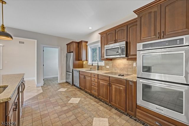 58 W Lake Shore Dr, Rockaway Twp., NJ 07866