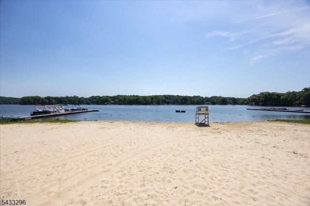 58 W Lake Shore Dr, Rockaway Twp., NJ 07866