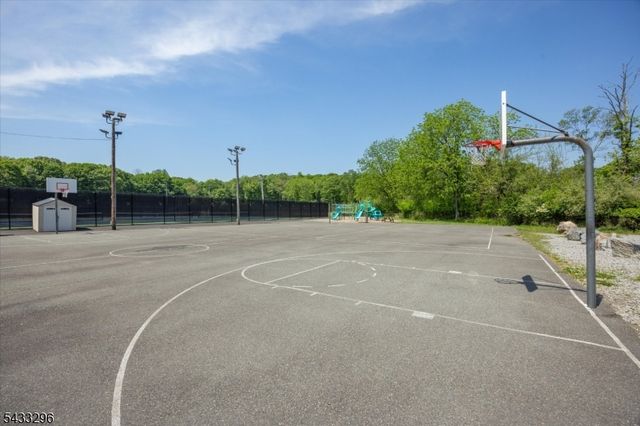 58 W Lake Shore Dr, Rockaway Twp., NJ 07866
