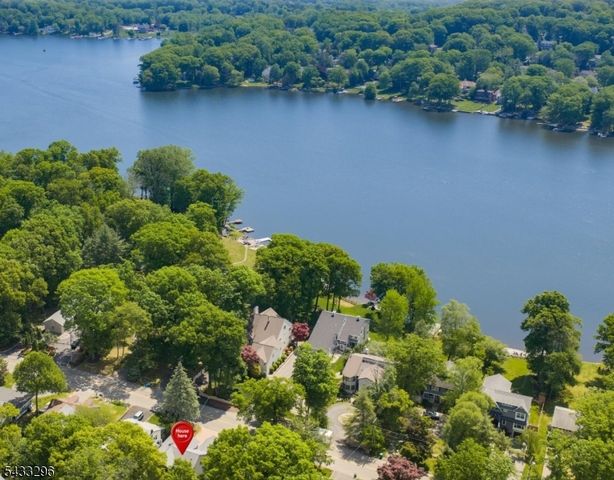 58 W Lake Shore Dr, Rockaway Twp., NJ 07866