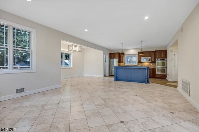 58 W Lake Shore Dr, Rockaway Twp., NJ 07866