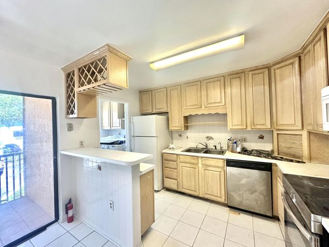 10350 SW 220th Street 253, Cutler Bay, FL 33190