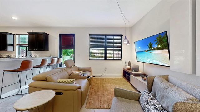 12365 S Village Circle, Davie, FL 33325