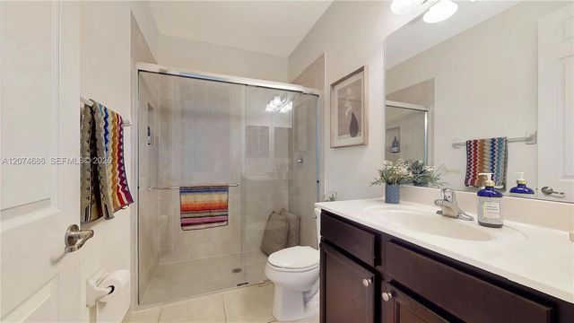 12365 S Village Circle, Davie, FL 33325