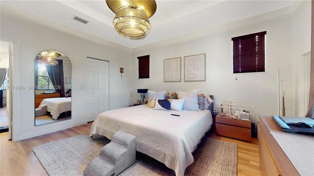 12365 S Village Circle, Davie, FL 33325