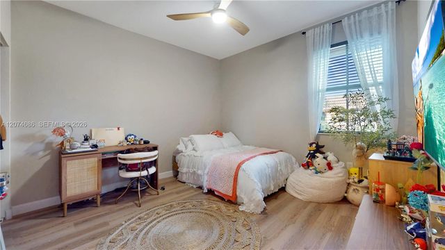 12365 S Village Circle, Davie, FL 33325