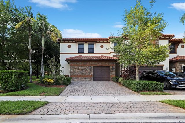 12365 S Village Circle, Davie, FL 33325