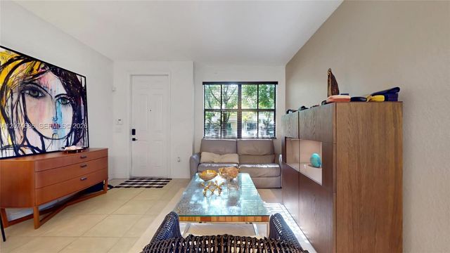 12365 S Village Circle, Davie, FL 33325