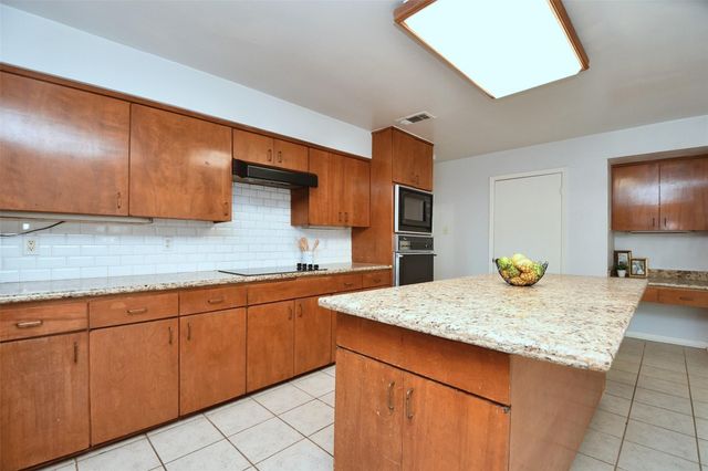 7718 Moondance Lane, Houston, TX 77071