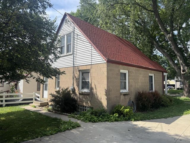 113 Coolidge AVENUE, Waukesha, WI 53186