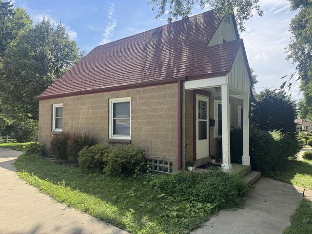 113 Coolidge AVENUE, Waukesha, WI 53186