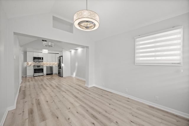 6130 S Narragansett Avenue, Chicago, IL 60638