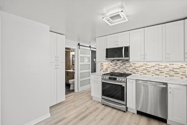 6130 S Narragansett Avenue, Chicago, IL 60638