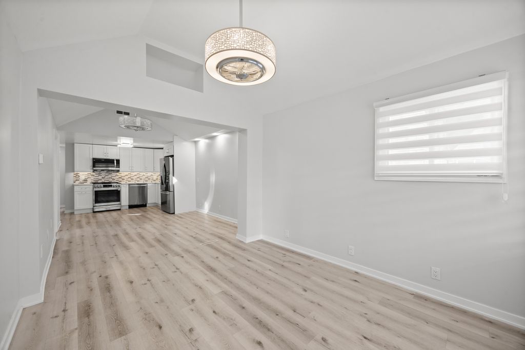 6130 S Narragansett Avenue, Chicago, IL 60638 — photo 3