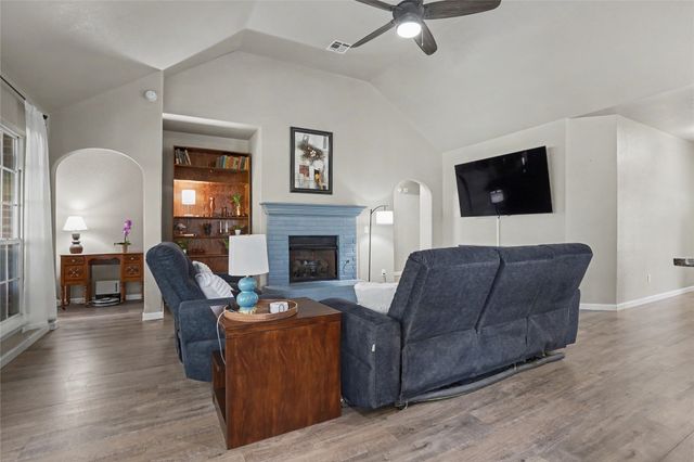 809 S 71st Street S, Broken Arrow, OK 74014