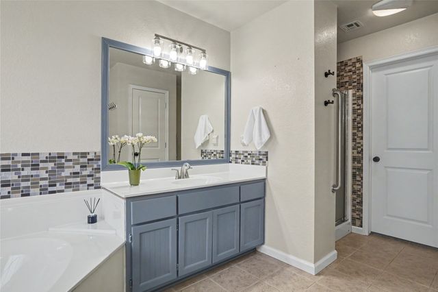 809 S 71st Street S, Broken Arrow, OK 74014