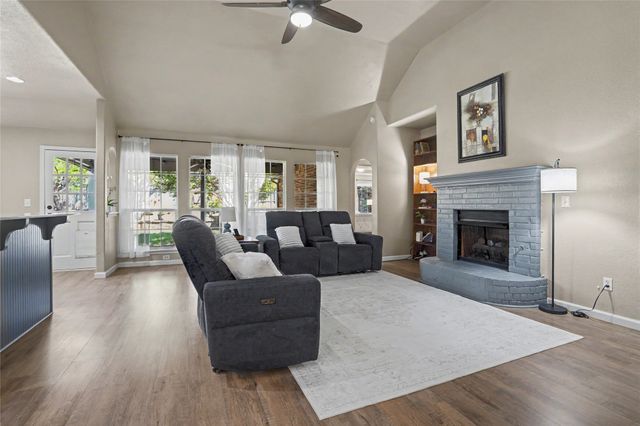 809 S 71st Street S, Broken Arrow, OK 74014