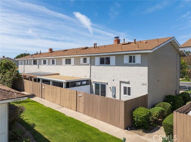 19868 Piccadilly Lane, Huntington Beach, CA 92646