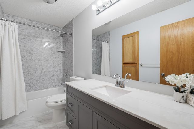 711 Williams Drive, Hastings, MN 55033