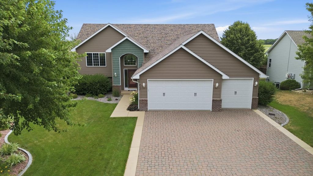711 Williams Drive, Hastings, MN 55033