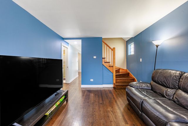 8009 S Kolin Avenue, Chicago, IL 60652