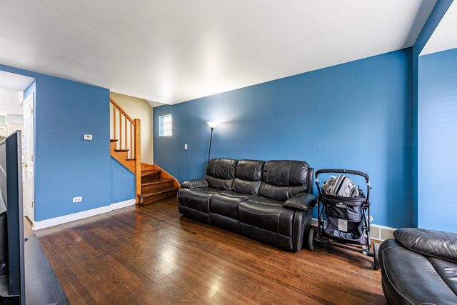 8009 S Kolin Avenue, Chicago, IL 60652