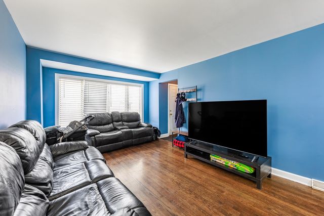 8009 S Kolin Avenue, Chicago, IL 60652