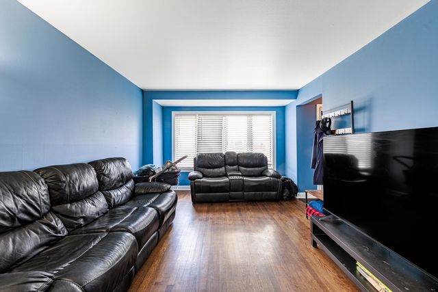 8009 S Kolin Avenue, Chicago, IL 60652