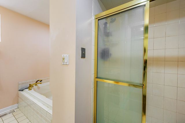 8009 S Kolin Avenue, Chicago, IL 60652